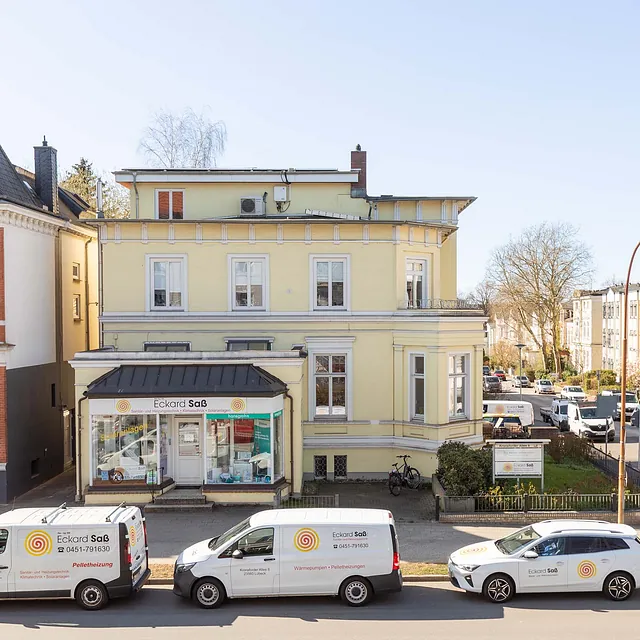 Firmensitz und Firmenwagen